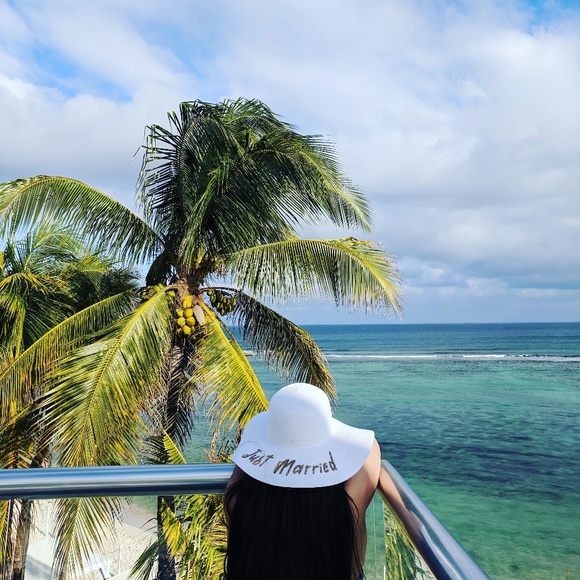 Just Married Sun Hat - Honeymoon/Bride/Mrs. Hat - Picture 2 of 5